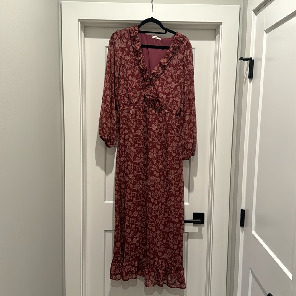 Woman’s size L maroon maxi dress